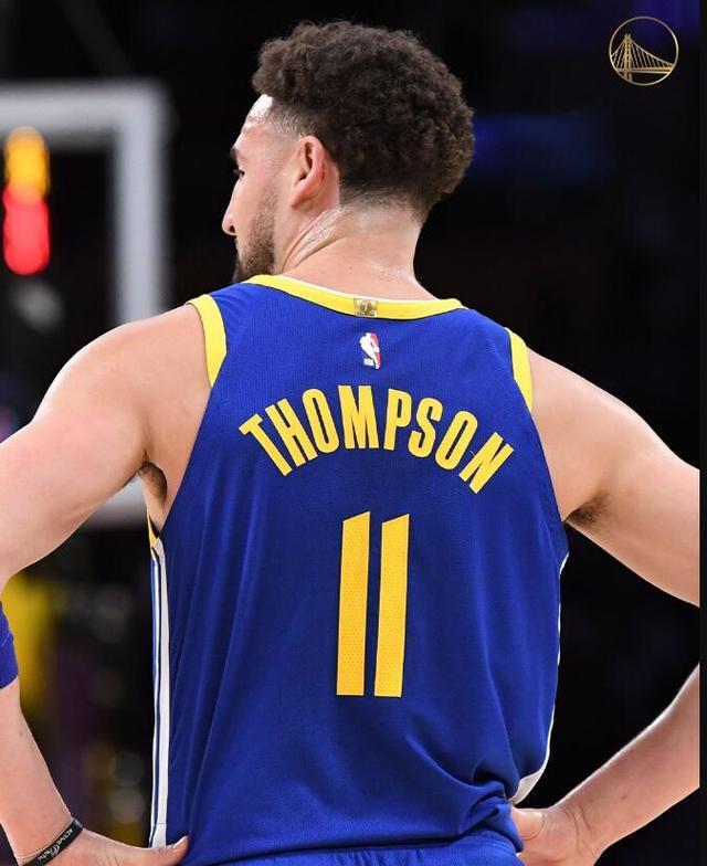 西雅图大学4分险胜，淡厚然8分钟砍9分2篮板2盖帽（西雅图大学以4分险胜，淡厚然8分钟高效拿下9分2篮板2封盖）