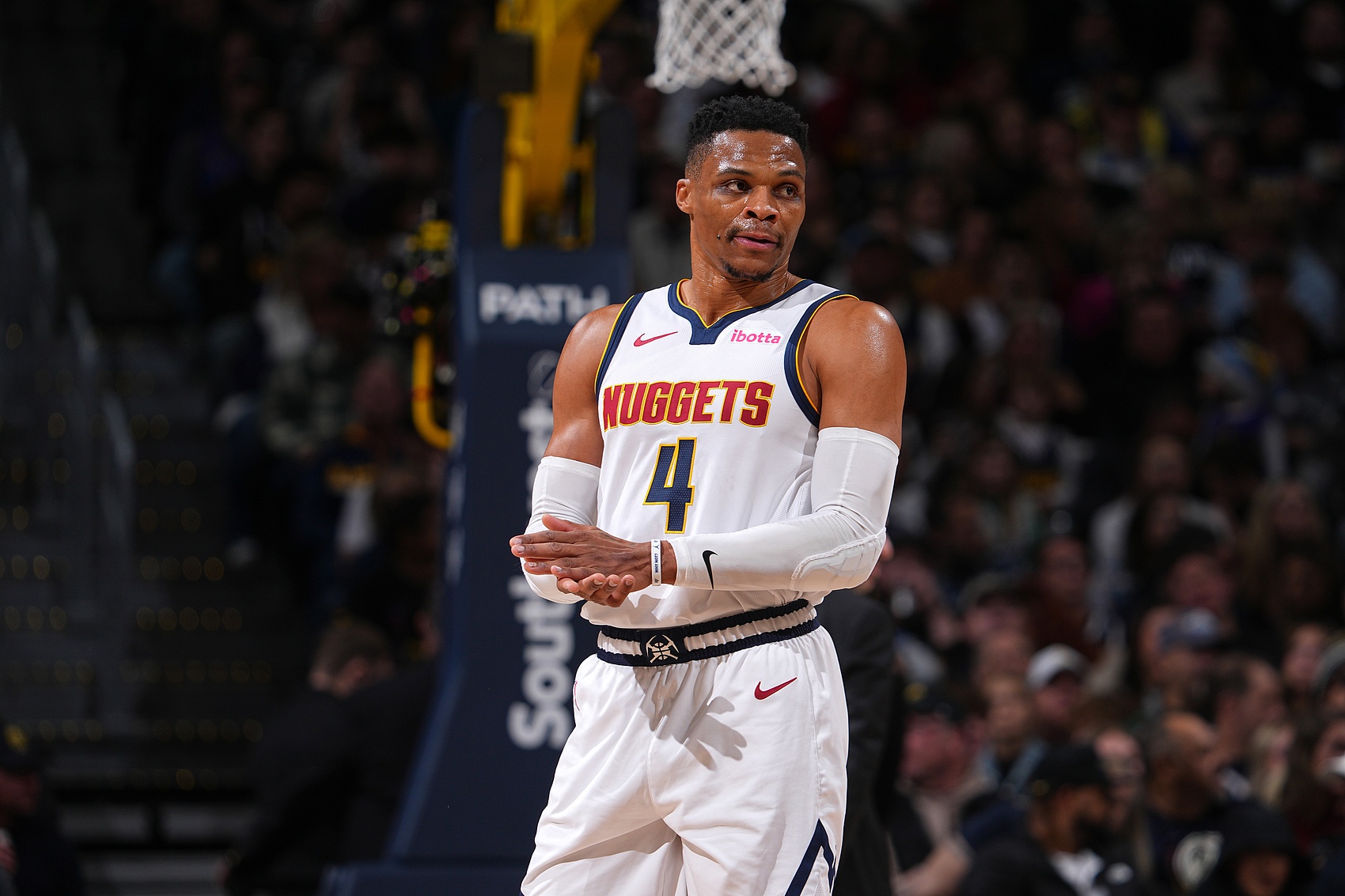 21分16篮板！米罗两项数据均创赛季新高，罚球8中7（米罗轰21分16板，两项数据刷新赛季纪录，罚球8罚7中）