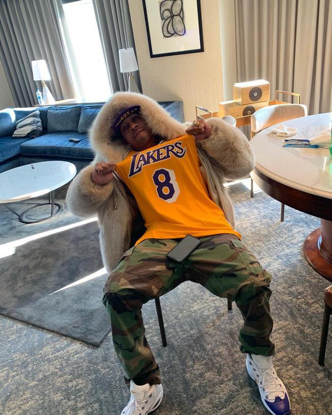 杨鸣：辽宁队正经历新老交替阵痛期，相信联赛开始前会有变化（杨鸣：辽宁队处于新老更替阵痛期，预计联赛开打前会有调整）