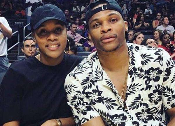 每体：已有323名巴萨会员转卖门票给法鹰球迷，这些票将作废（每体：查出323名巴萨会员向法鹰球迷转售球票，所涉门票将作废）