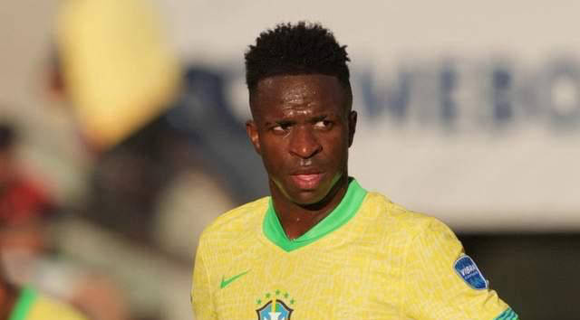 统治表现！韩旭狂轰28+13带队三连胜，正负值高达+35（韩旭爆砍28分13板率队豪取三连胜，正负值+35尽显统治力）