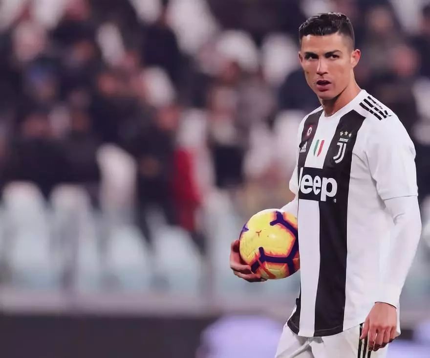 整形医生：C罗可能进行过多次整形手术，他做得非常对（整形专家称：C罗或曾多次接受整形手术，此举十分明智）