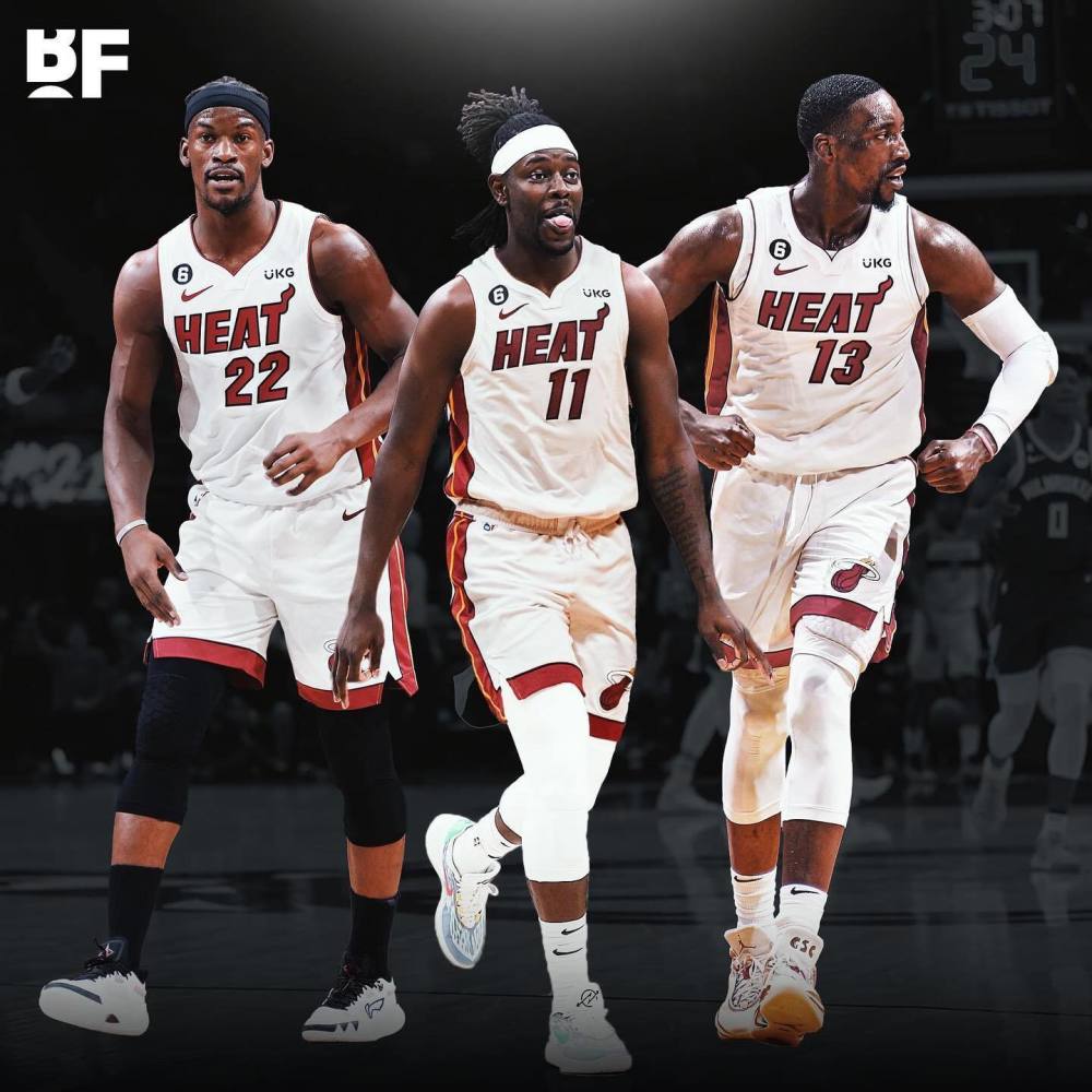 英超第14轮综述：利物浦平局+切尔西爆冷，阿森纳5分领先稳居榜首（英超第14轮盘点：利物浦战平、切尔西冷负，阿森纳以5分优势领跑）