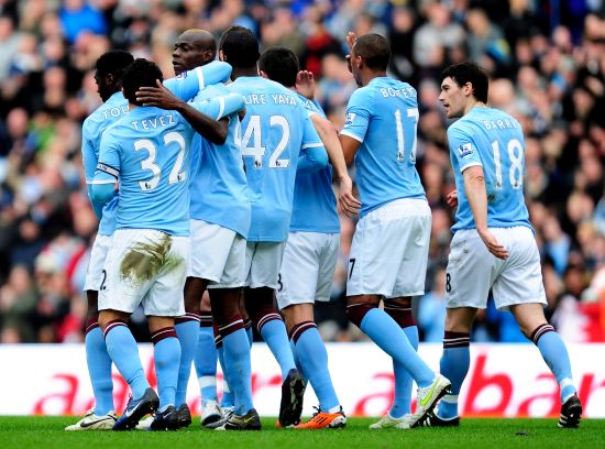 什么情况？西海岸男女足分别被处以转会禁令，但FIFA网站又说只适用于女足（西海岸转会禁令现矛盾：男女足皆被罚，FIFA官网却称仅女足适用）