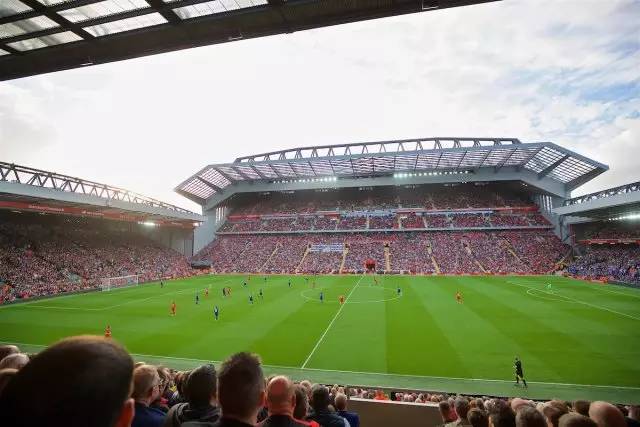 北青：中国之队经营状况不佳，国足集训热身放在国内能省成本（北青：因中国之队经营承压，国足将集训与热身留在国内以节省开支）