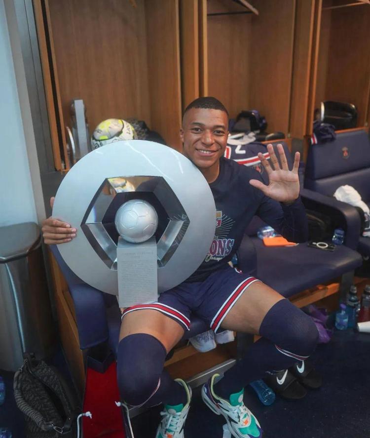 葡超战报：阿格霍瓦双响，波尔图3-1阿马多拉之星（葡超：阿格霍瓦梅开二度，波尔图3-1力克阿马多拉之星）